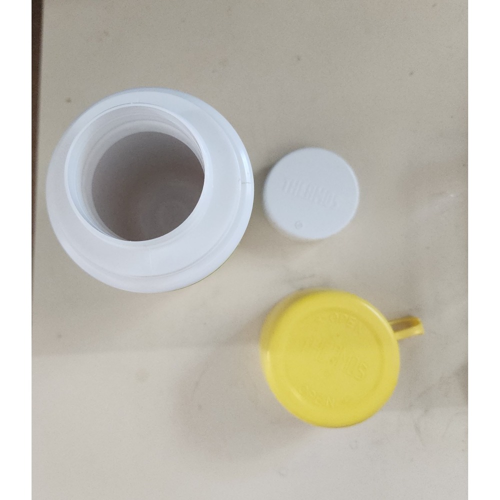 Vintage Thermos Scooby-Doo White Yellow Plastic Insulated Lunch Bottle with Cup